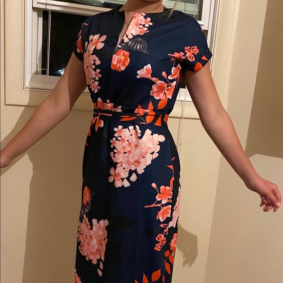 Floral dress - Picture 1 of 4